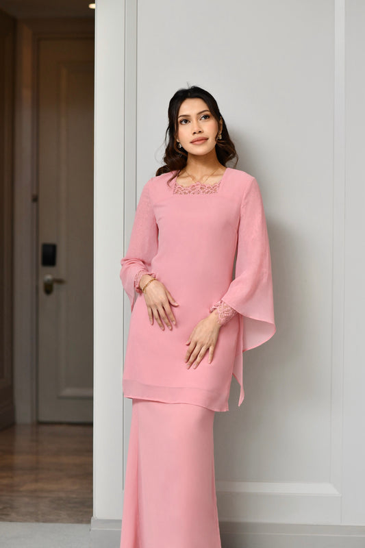 Amara Kurung in Pink