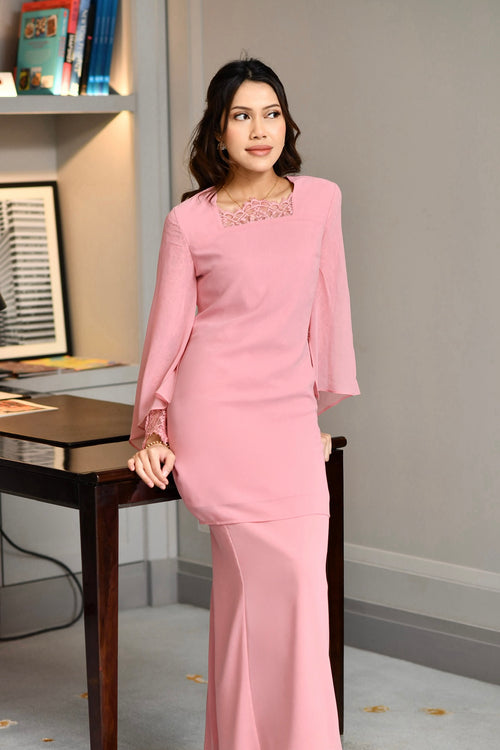Amara Kurung in Pink